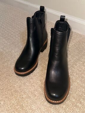 VodVob Women’s Chelsea Ankle Boots